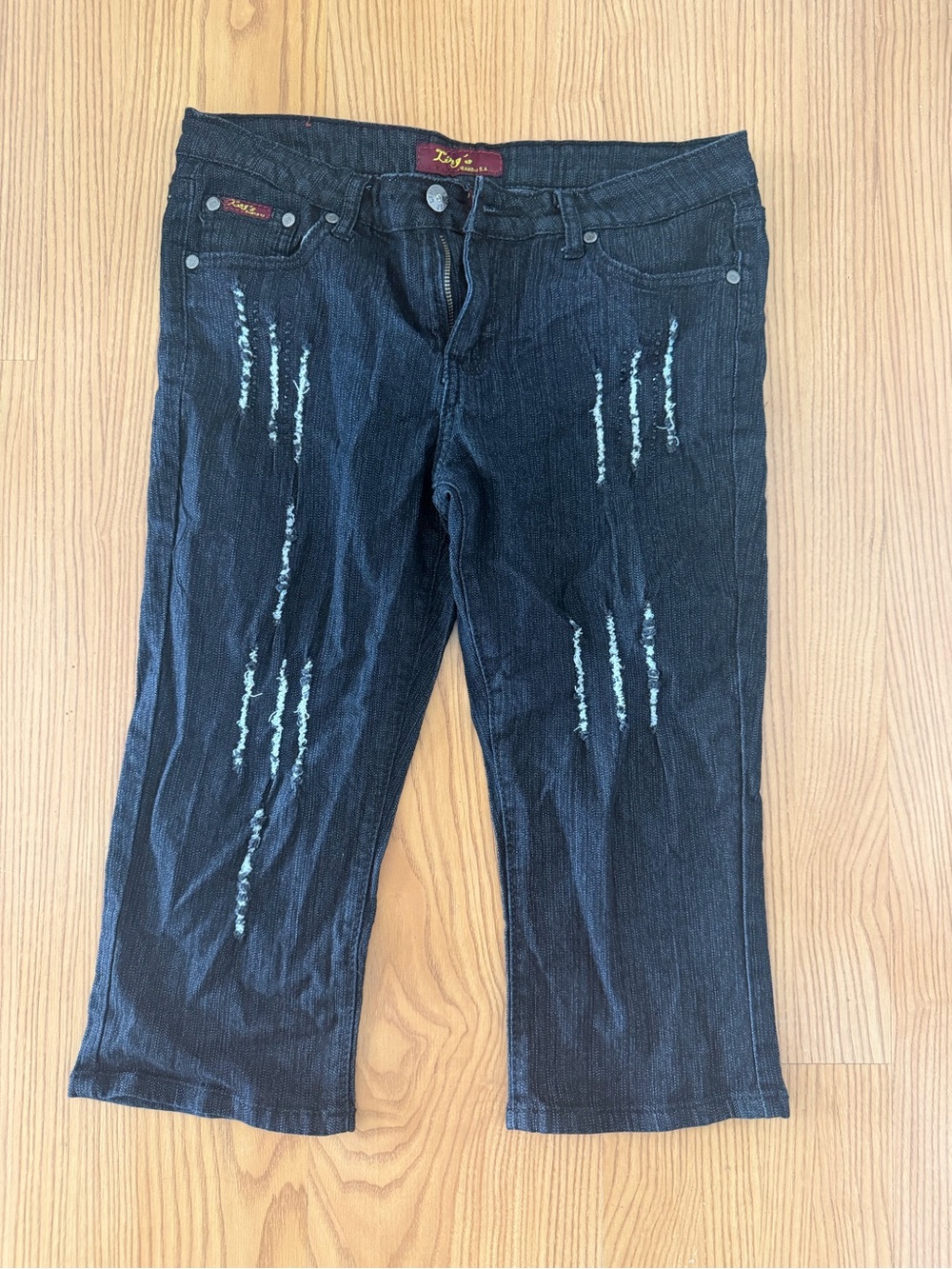 Dark Wash Distressed Women’s Cropped Jeans